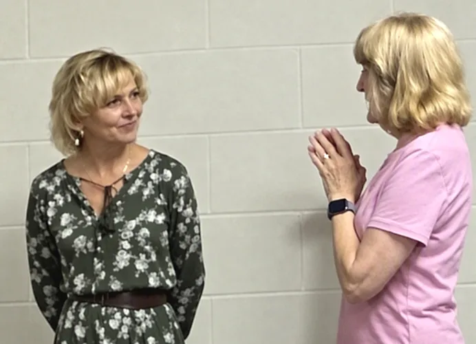 Roberts addresses Young at Heart